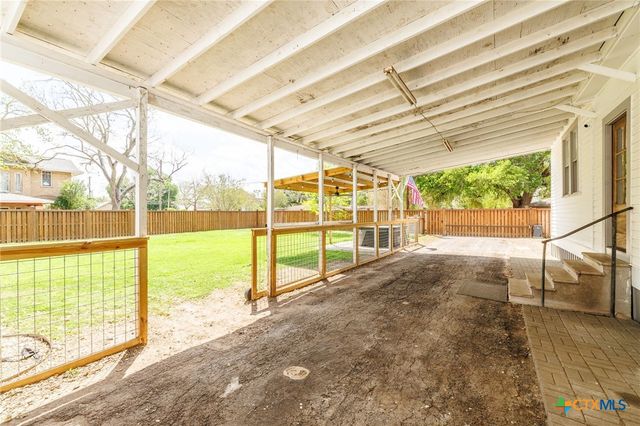 604 Saint Michael Street, Gonzales, TX 78629