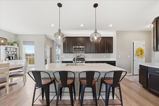 21127 Coventry Circle, Shorewood, IL 60404