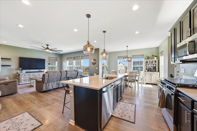 21127 Coventry Circle, Shorewood, IL 60404