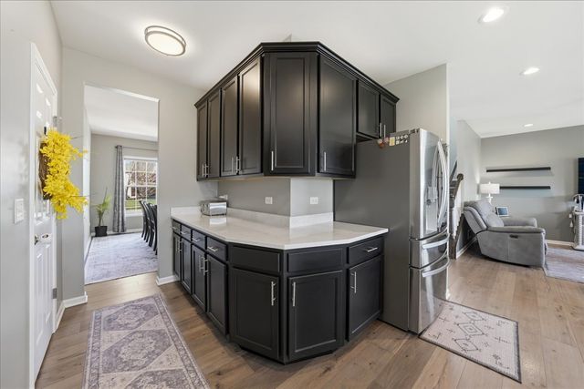 21127 Coventry Circle, Shorewood, IL 60404