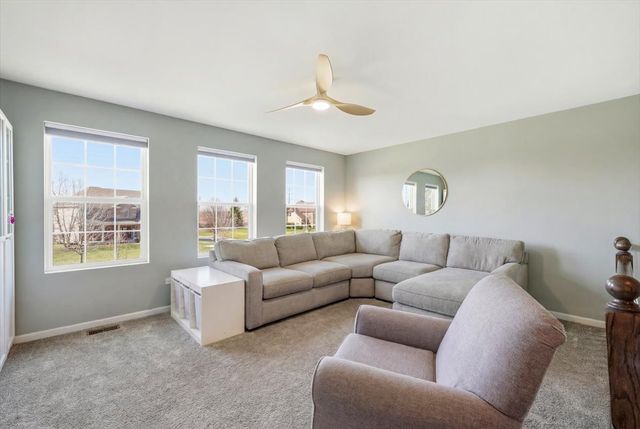 21127 Coventry Circle, Shorewood, IL 60404