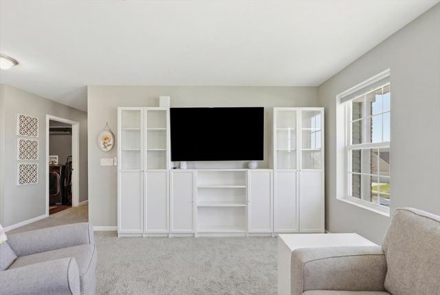 21127 Coventry Circle, Shorewood, IL 60404