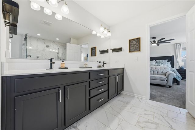 21127 Coventry Circle, Shorewood, IL 60404