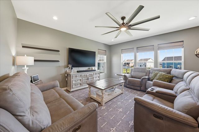 21127 Coventry Circle, Shorewood, IL 60404