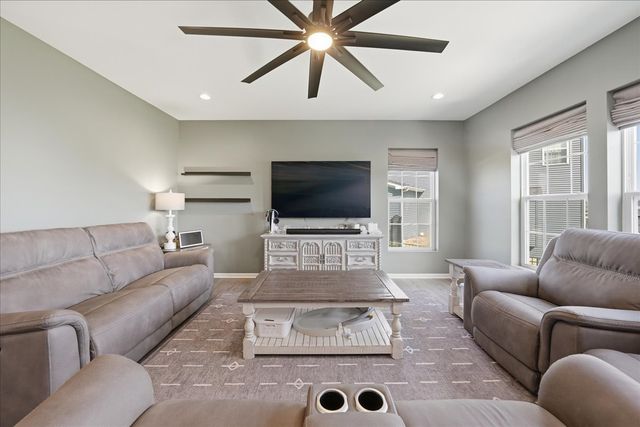 21127 Coventry Circle, Shorewood, IL 60404