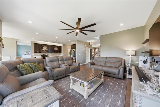 21127 Coventry Circle, Shorewood, IL 60404