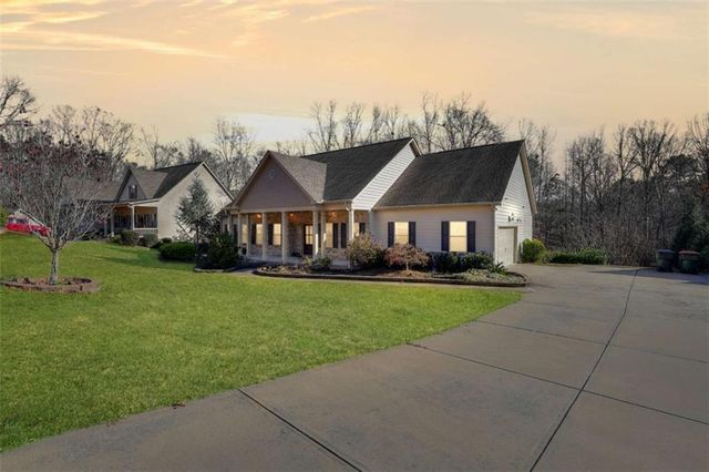 1079 Monticello Drive, Monroe, GA 30655