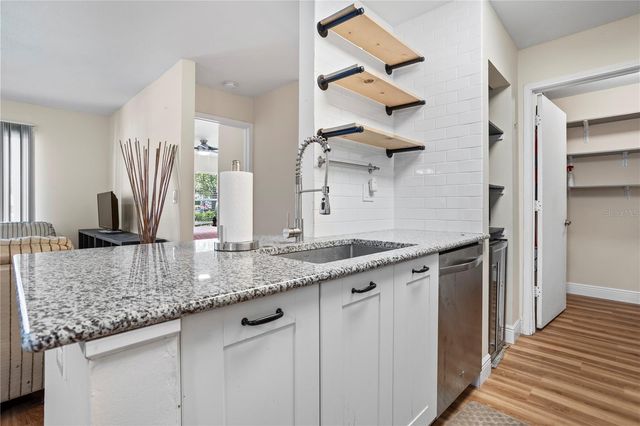2504 GRASSY POINT DRIVE 100, Lake Mary, FL 32746