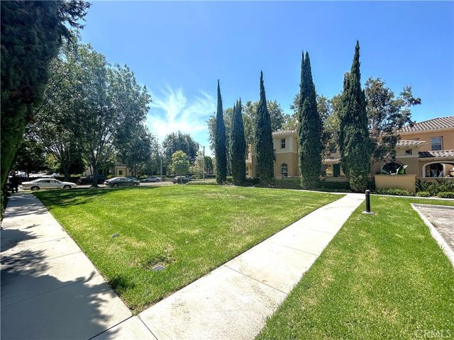 133 Chantilly, Irvine, CA 92620