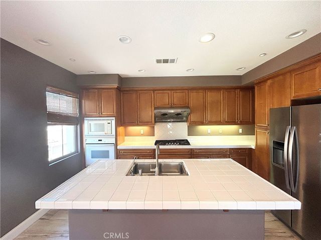 133 Chantilly, Irvine, CA 92620