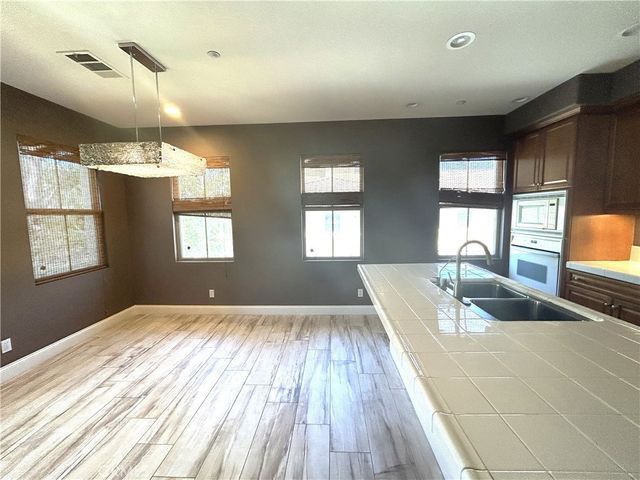 133 Chantilly, Irvine, CA 92620