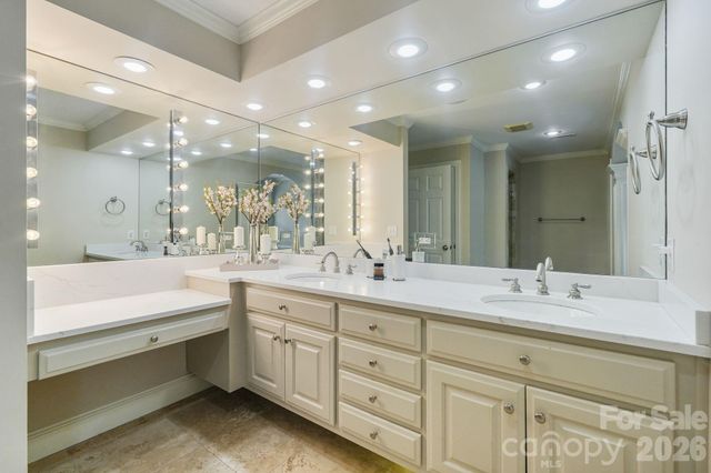 815 36TH Avenue Place NW, Hickory, NC 28601