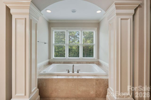 815 36TH Avenue Place NW, Hickory, NC 28601