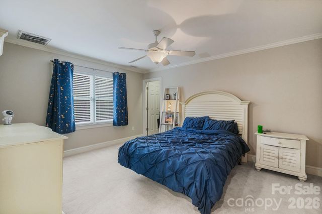815 36TH Avenue Place NW, Hickory, NC 28601
