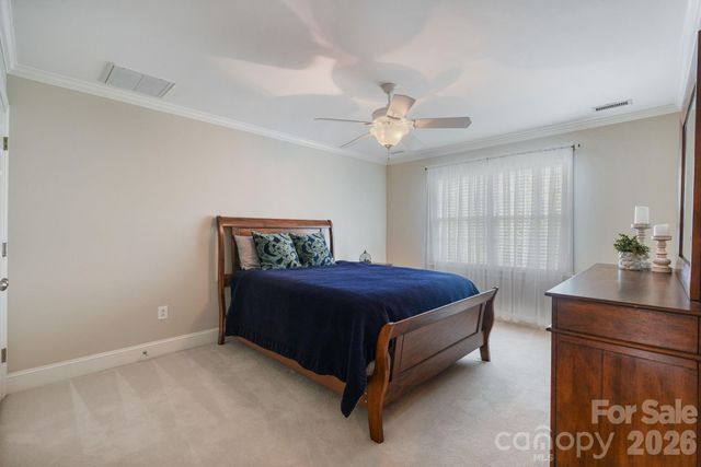 815 36TH Avenue Place NW, Hickory, NC 28601