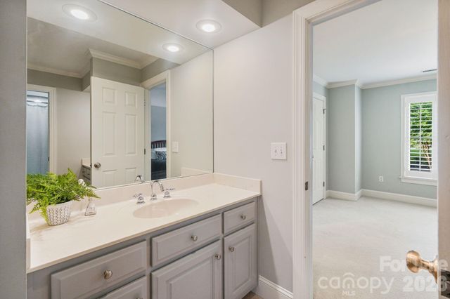 815 36TH Avenue Place NW, Hickory, NC 28601