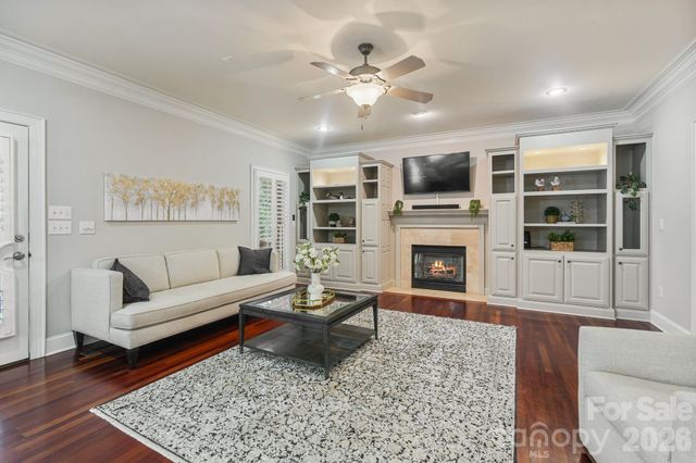 815 36TH Avenue Place NW, Hickory, NC 28601