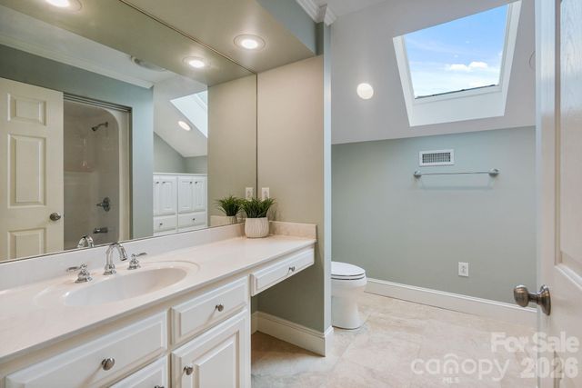815 36TH Avenue Place NW, Hickory, NC 28601