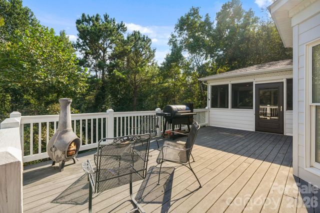 815 36TH Avenue Place NW, Hickory, NC 28601