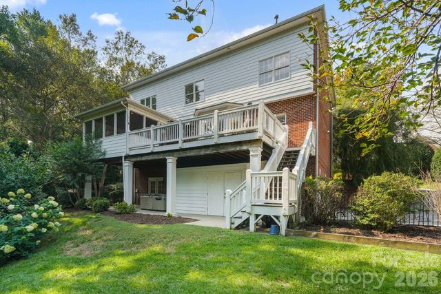 815 36TH Avenue Place NW, Hickory, NC 28601