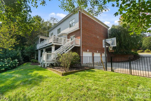 815 36TH Avenue Place NW, Hickory, NC 28601