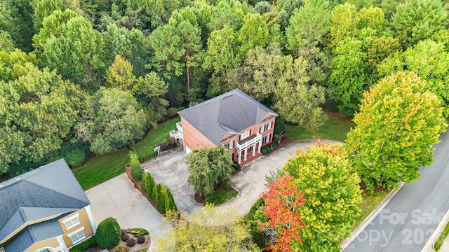 815 36TH Avenue Place NW, Hickory, NC 28601