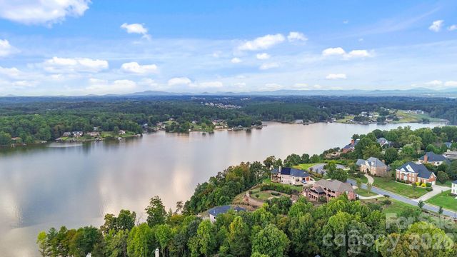 815 36TH Avenue Place NW, Hickory, NC 28601