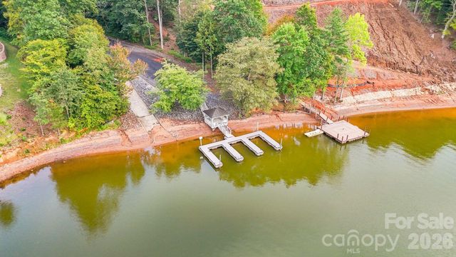 815 36TH Avenue Place NW, Hickory, NC 28601