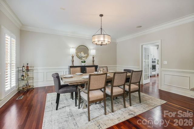 815 36TH Avenue Place NW, Hickory, NC 28601