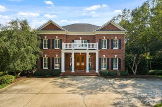 815 36TH Avenue Place NW, Hickory, NC 28601
