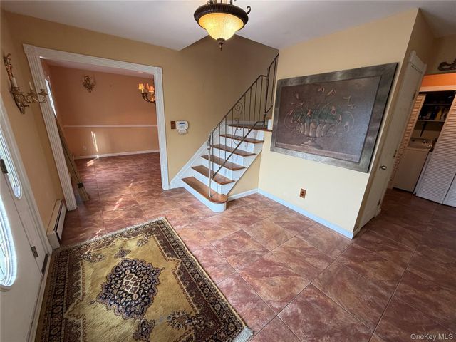 30 Dumond Place, Coram, NY 11727