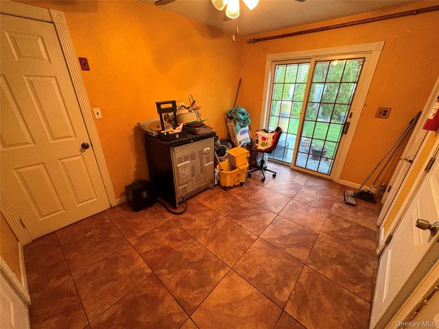30 Dumond Place, Coram, NY 11727