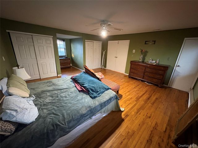 30 Dumond Place, Coram, NY 11727