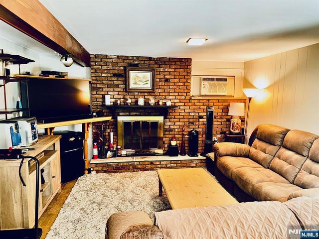 98 Gould Road, West Milford, NJ 07435