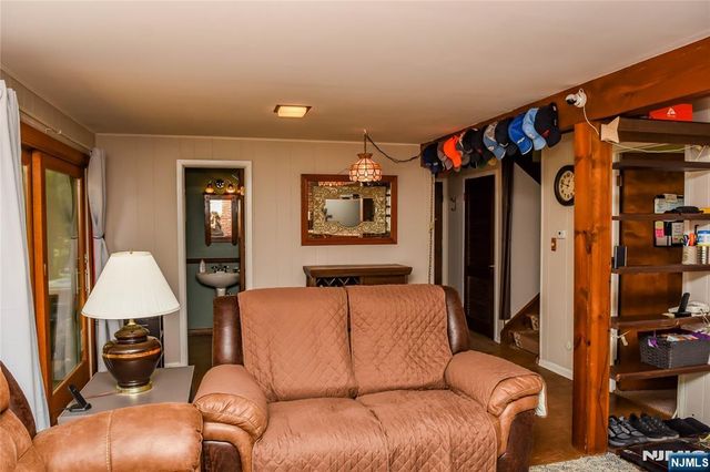 98 Gould Road, West Milford, NJ 07435