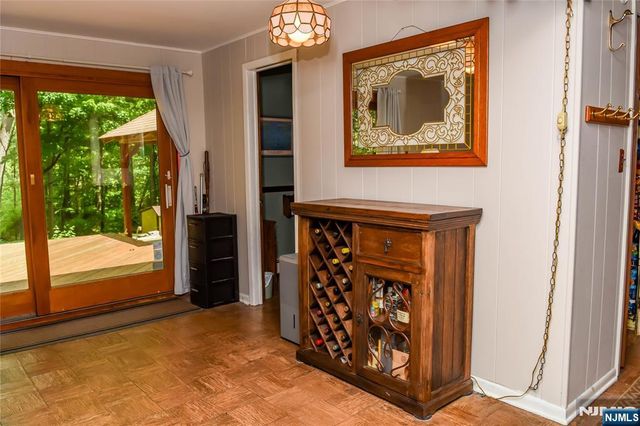98 Gould Road, West Milford, NJ 07435