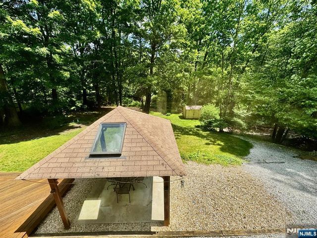 98 Gould Road, West Milford, NJ 07435