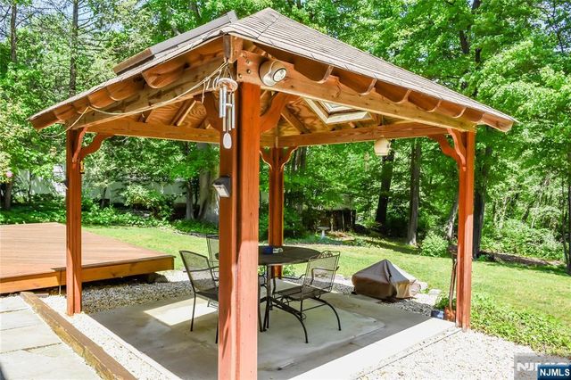 98 Gould Road, West Milford, NJ 07435