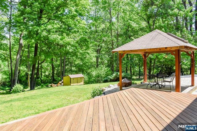 98 Gould Road, West Milford, NJ 07435