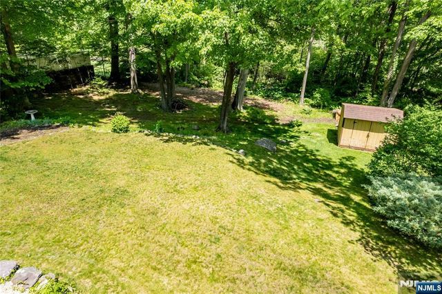98 Gould Road, West Milford, NJ 07435