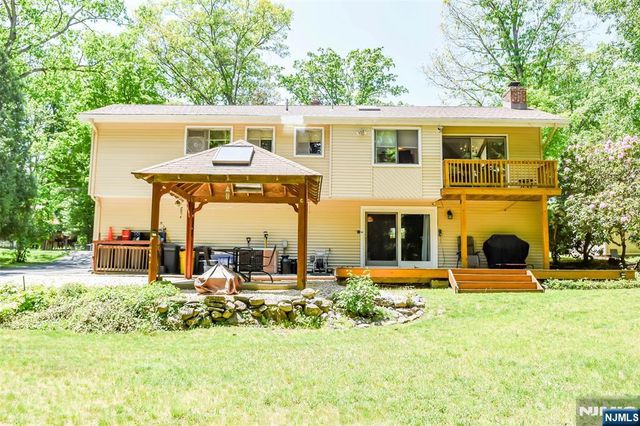 98 Gould Road, West Milford, NJ 07435