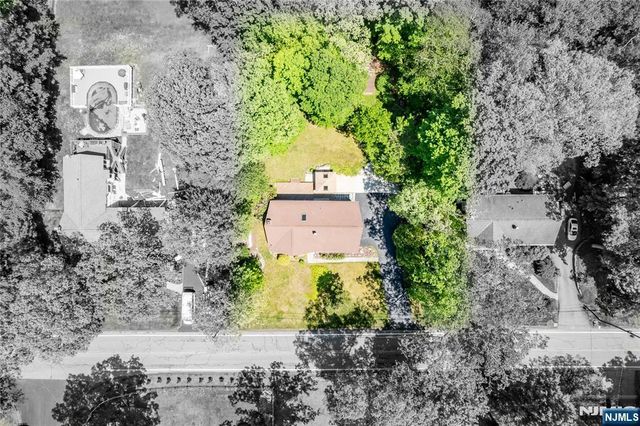 98 Gould Road, West Milford, NJ 07435