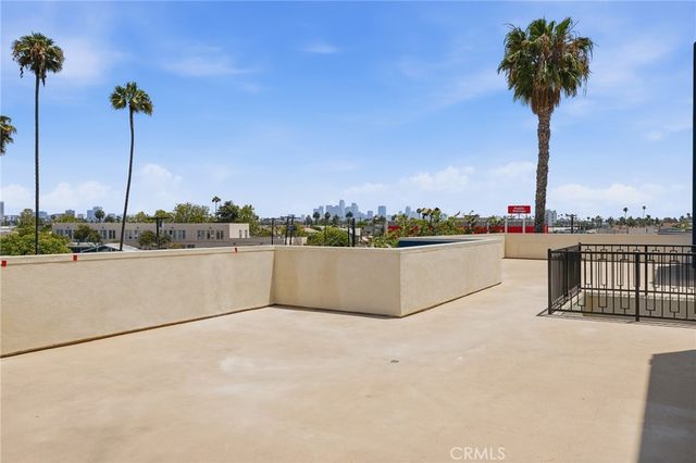 1818 S Norton Avenue 405, Los Angeles, CA 90018