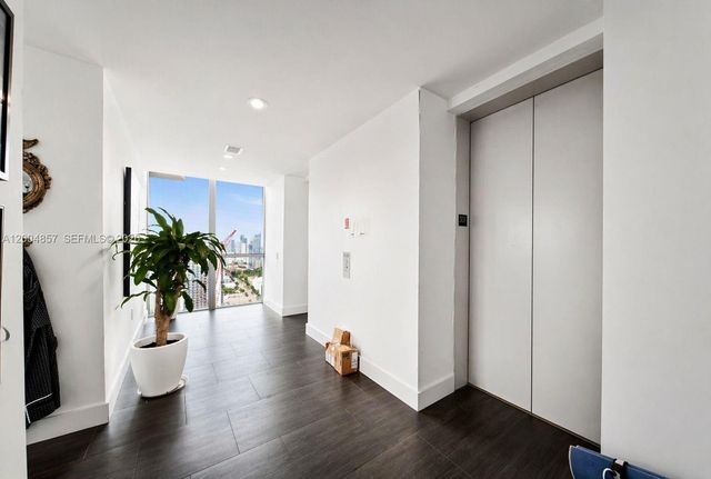 1100 Biscayne Blvd 3708, Miami, FL 33132