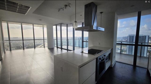 1100 Biscayne Blvd 3708, Miami, FL 33132