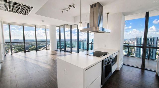 1100 Biscayne Blvd 3708, Miami, FL 33132