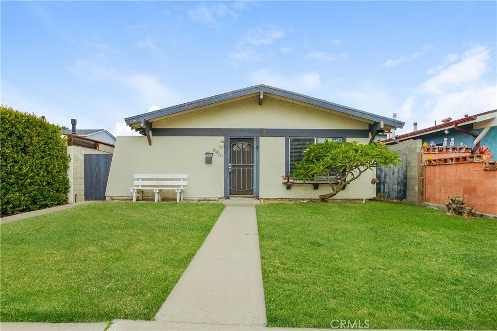 8461 Lomond, Huntington Beach, CA 92646