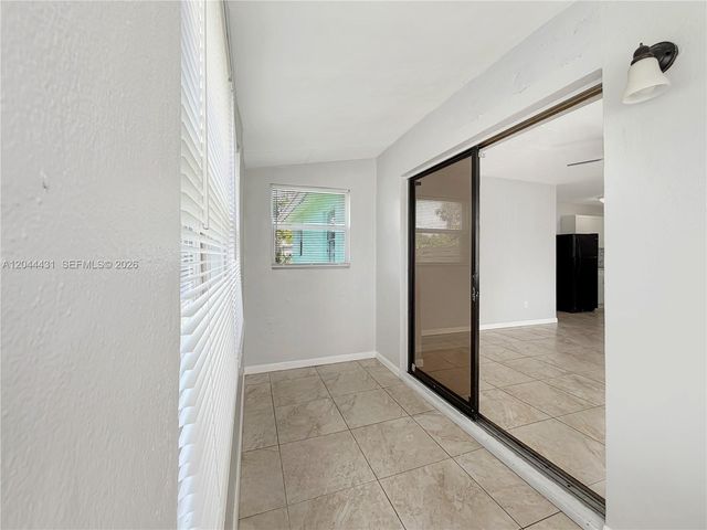 533 NW 15th Way, Fort Lauderdale, FL 33311