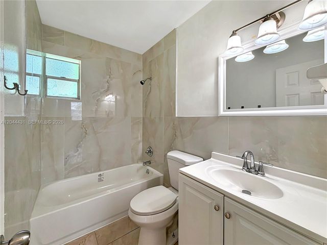 533 NW 15th Way, Fort Lauderdale, FL 33311