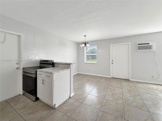 533 NW 15th Way, Fort Lauderdale, FL 33311